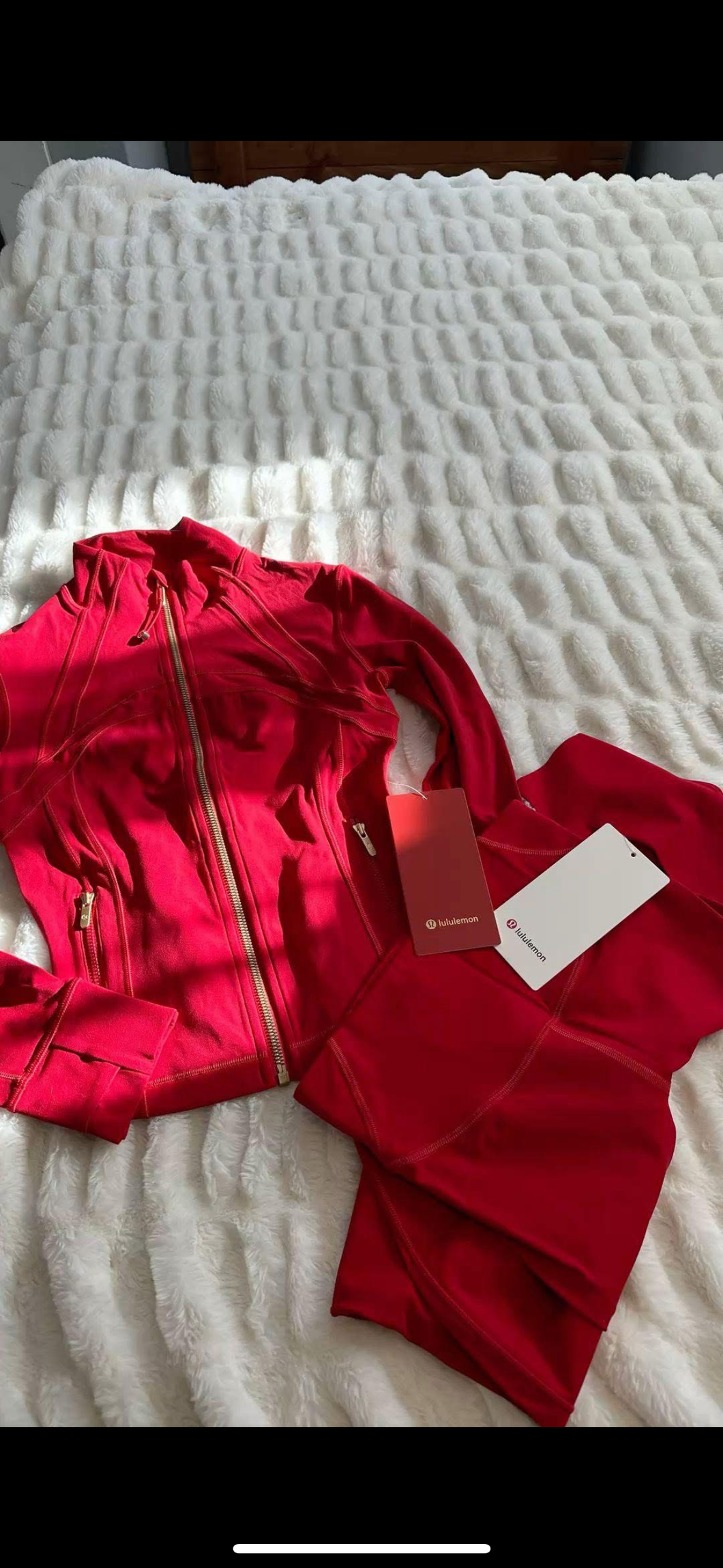 Lululemon Gold zipper sets